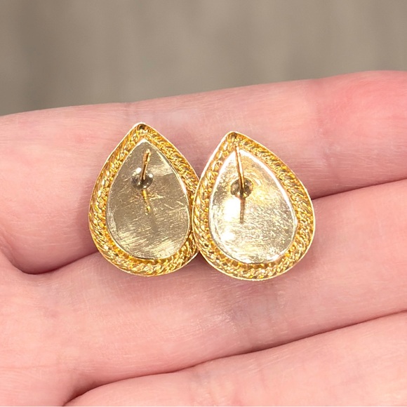 Vintage 14K Onyx Earrings, 1980s Style, Striped Gold Black, Oval Luxury Studs - Picture 14 of 14